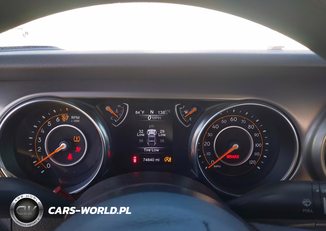 2020 Jeep Wrangler Unlimited Sport 4X4 VIN:1C4HJXDG9LW182105 - 7