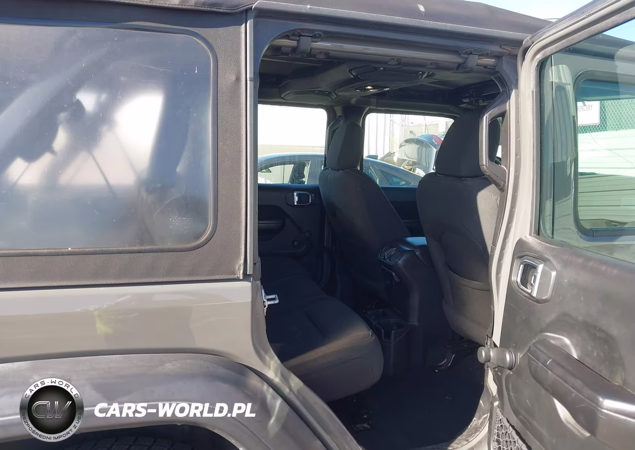 2020 Jeep Wrangler Unlimited Sport 4X4 VIN:1C4HJXDG9LW182105 - 8