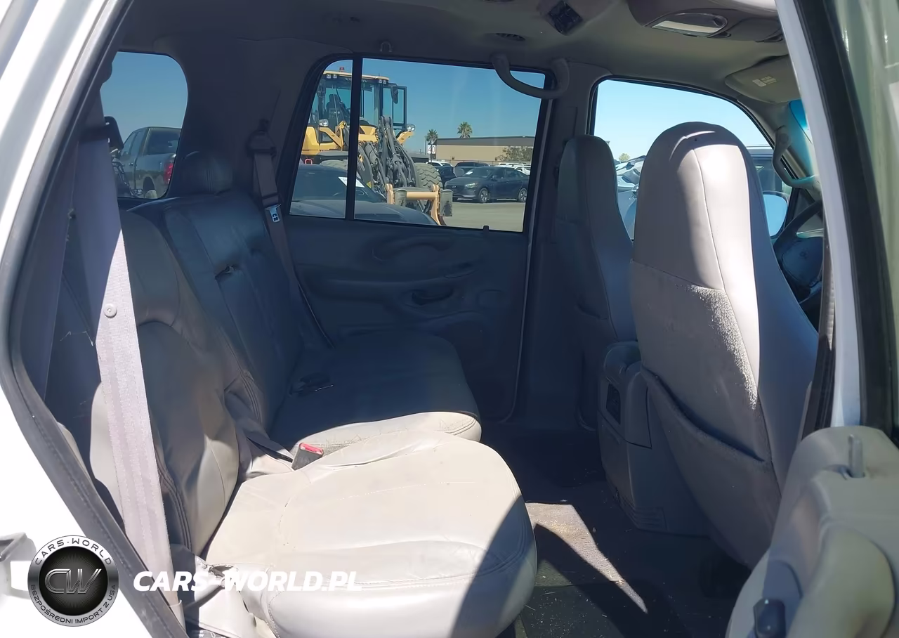 2000 Ford Expedition Xlt VIN:1FMRU1567YLA89487 - 8