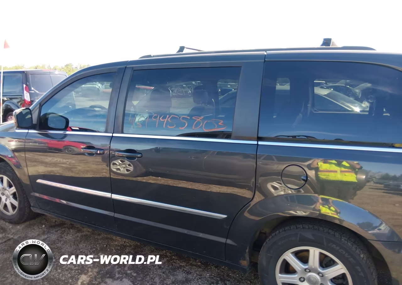 2011 Chrysler Town & Country Touring VIN:2A4RR5DG6BR797777 - 14