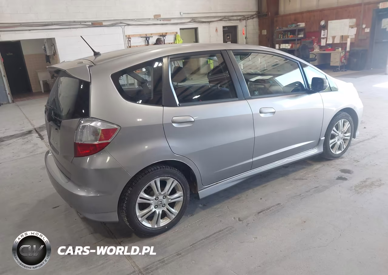 2010 Honda Fit Sport VIN:JHMGE8H43AS015389 - 4