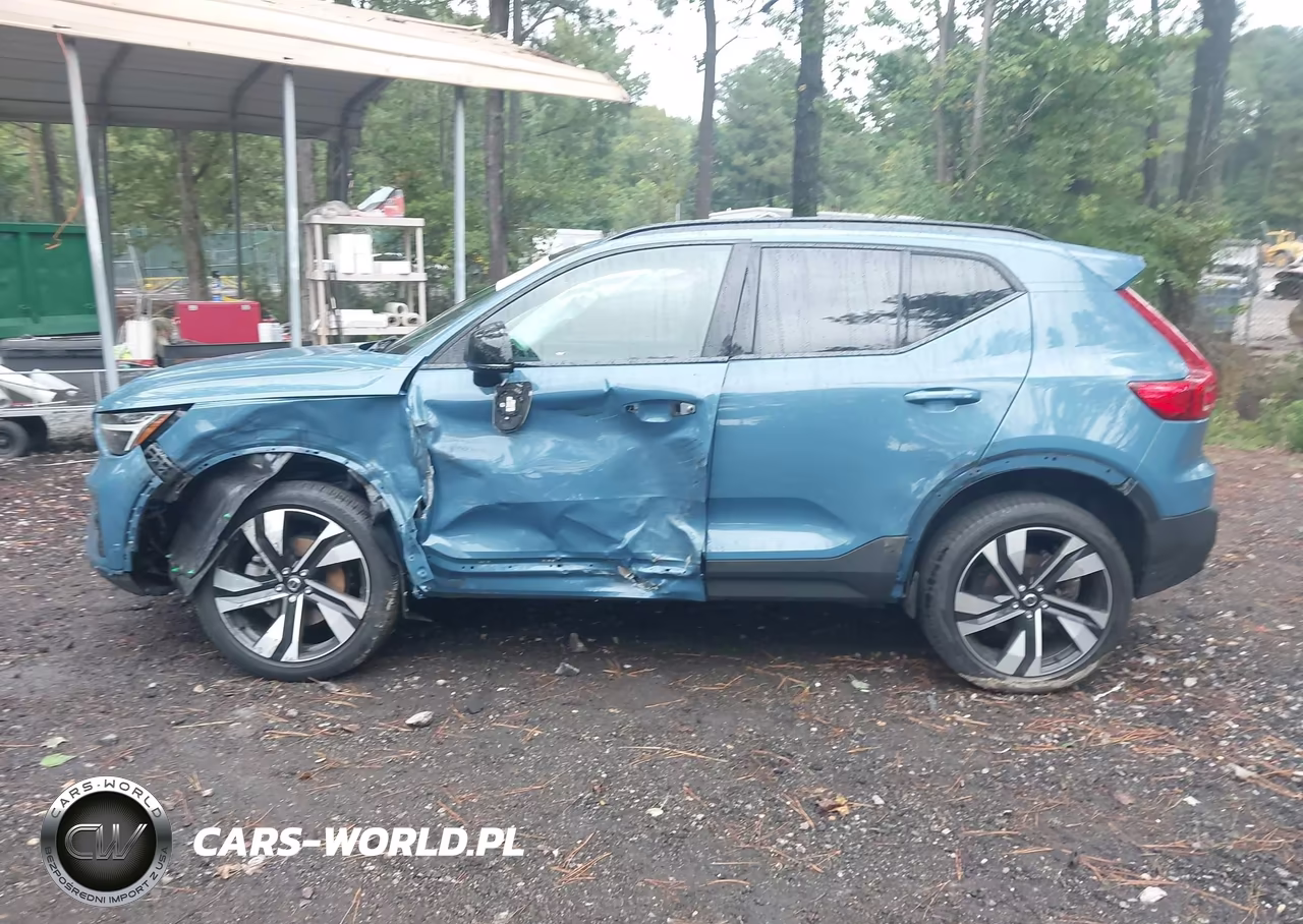 2023 Volvo Xc40 B5 Plus Dark Theme VIN:YV4L12UW3P2068261 - 14