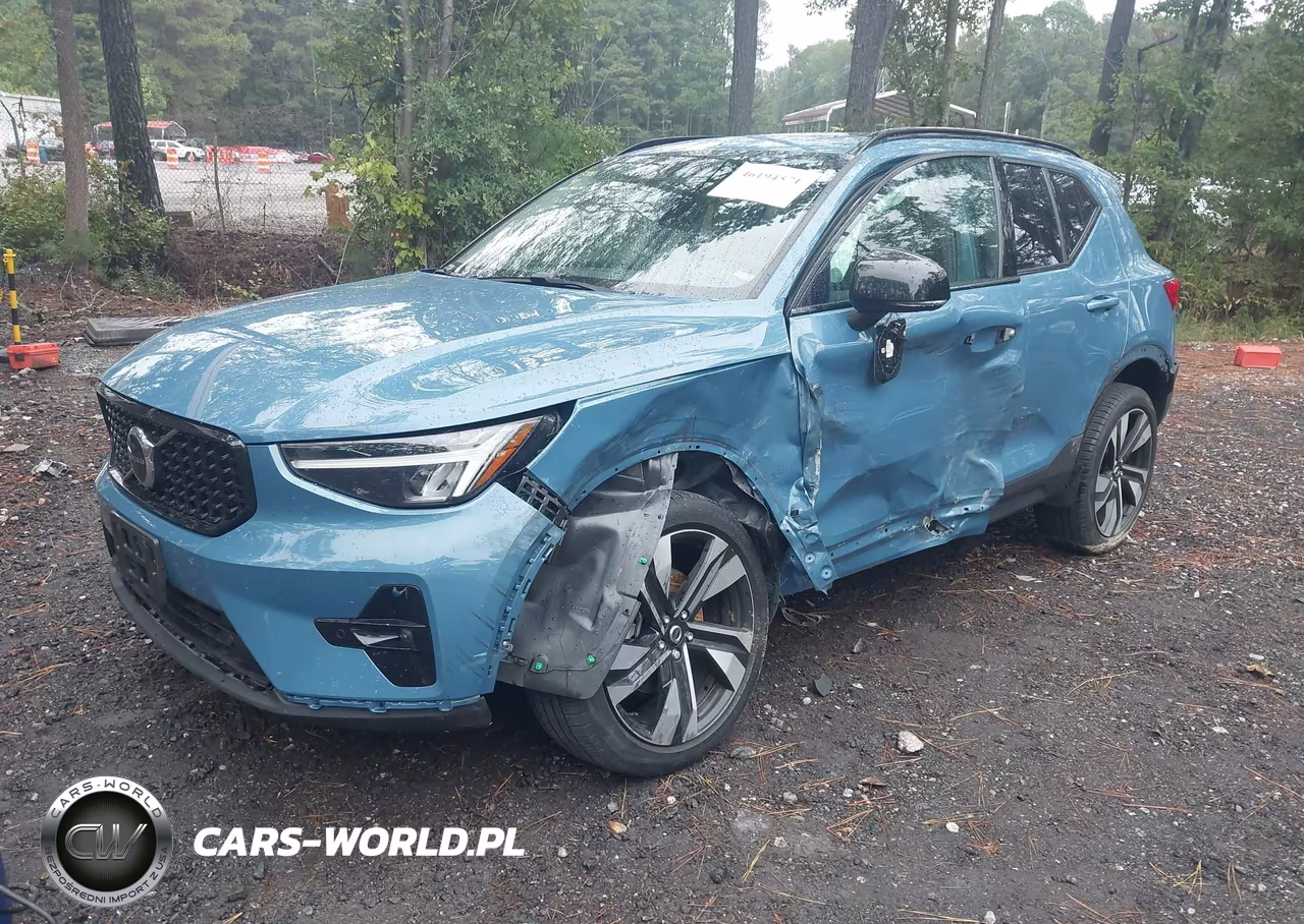 2023 Volvo Xc40 B5 Plus Dark Theme VIN:YV4L12UW3P2068261 - 2