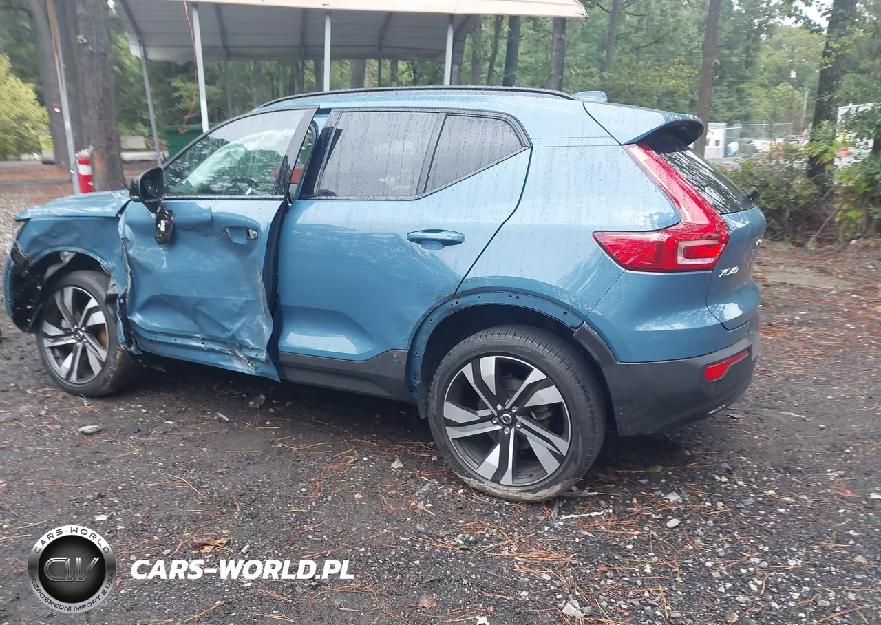 2023 Volvo Xc40 B5 Plus Dark Theme VIN:YV4L12UW3P2068261 - 3