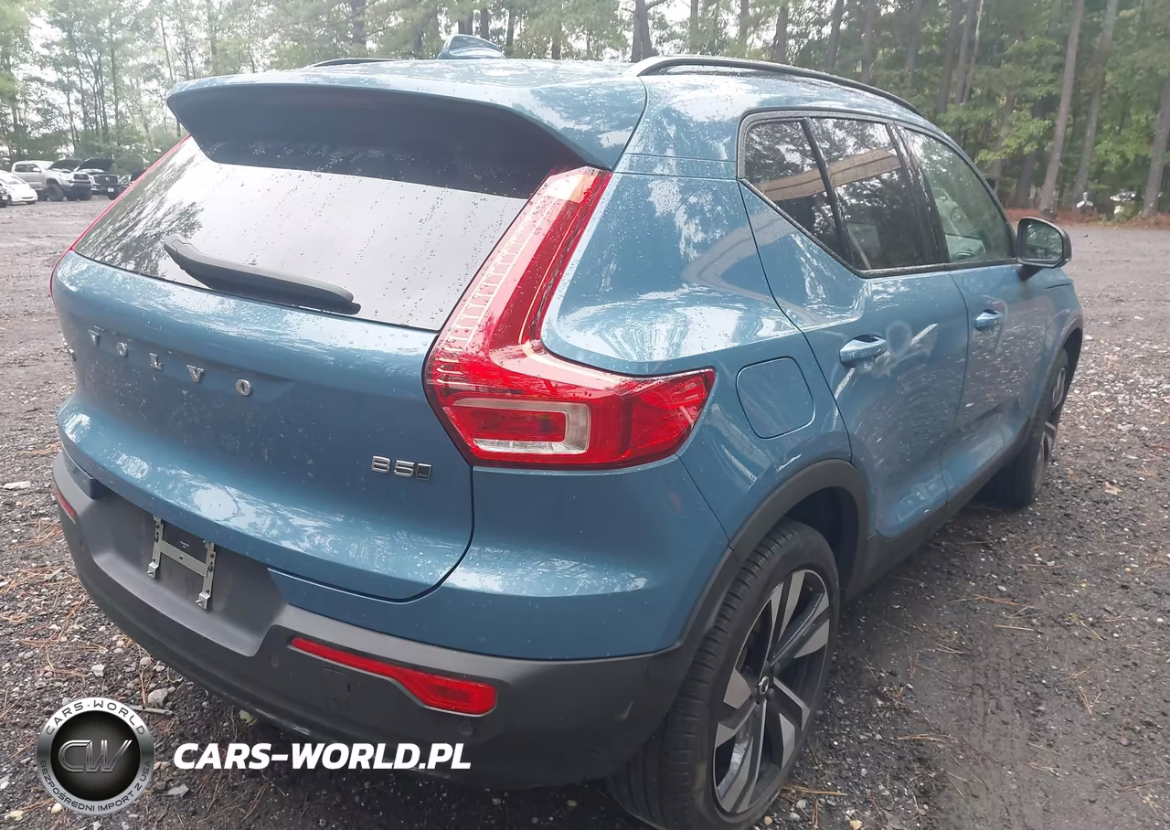2023 Volvo Xc40 B5 Plus Dark Theme VIN:YV4L12UW3P2068261 - 4