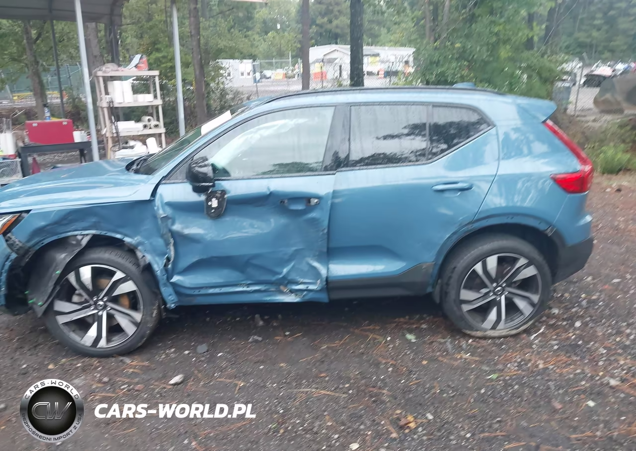 2023 Volvo Xc40 B5 Plus Dark Theme VIN:YV4L12UW3P2068261 - 6