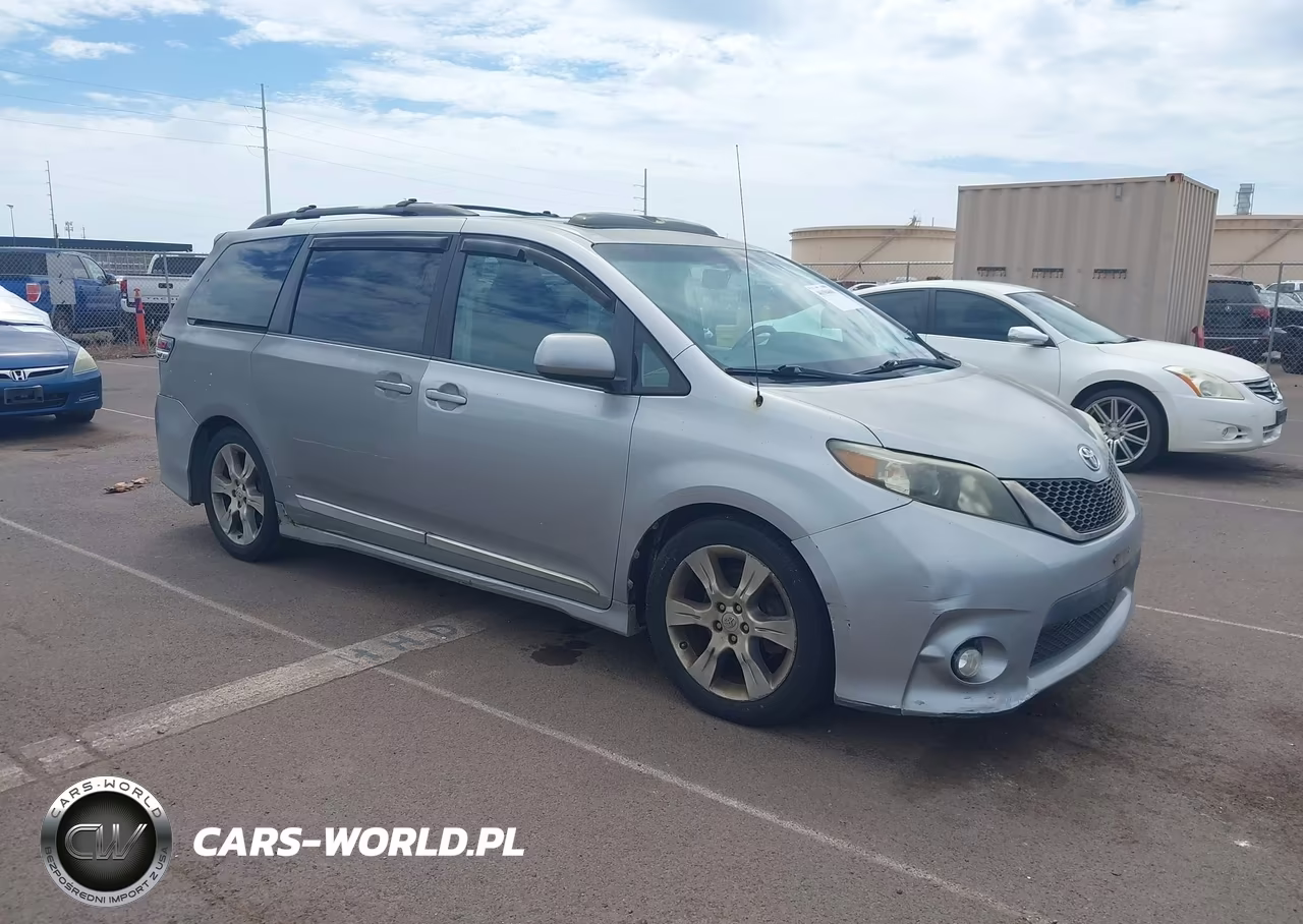 2012 Toyota Sienna Se