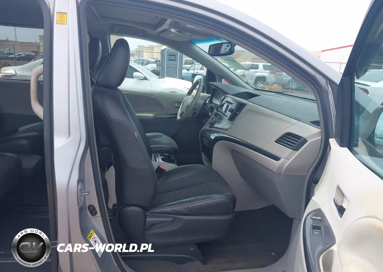 2012 Toyota Sienna Se VIN:5TDXK3DC3CS247948 - 5