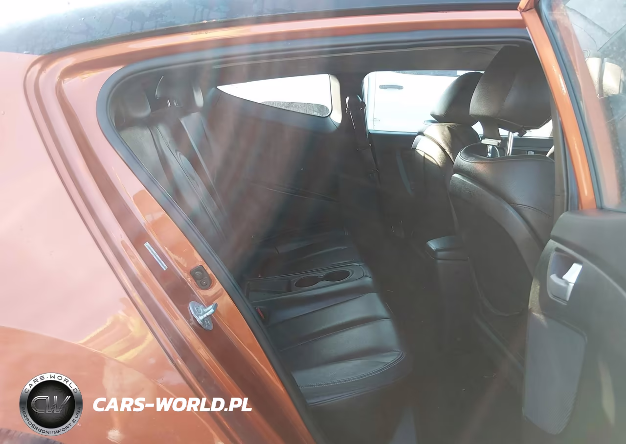 2013 Hyundai Veloster Turbo W-Black VIN:KMHTC6AE5DU174383 - 8