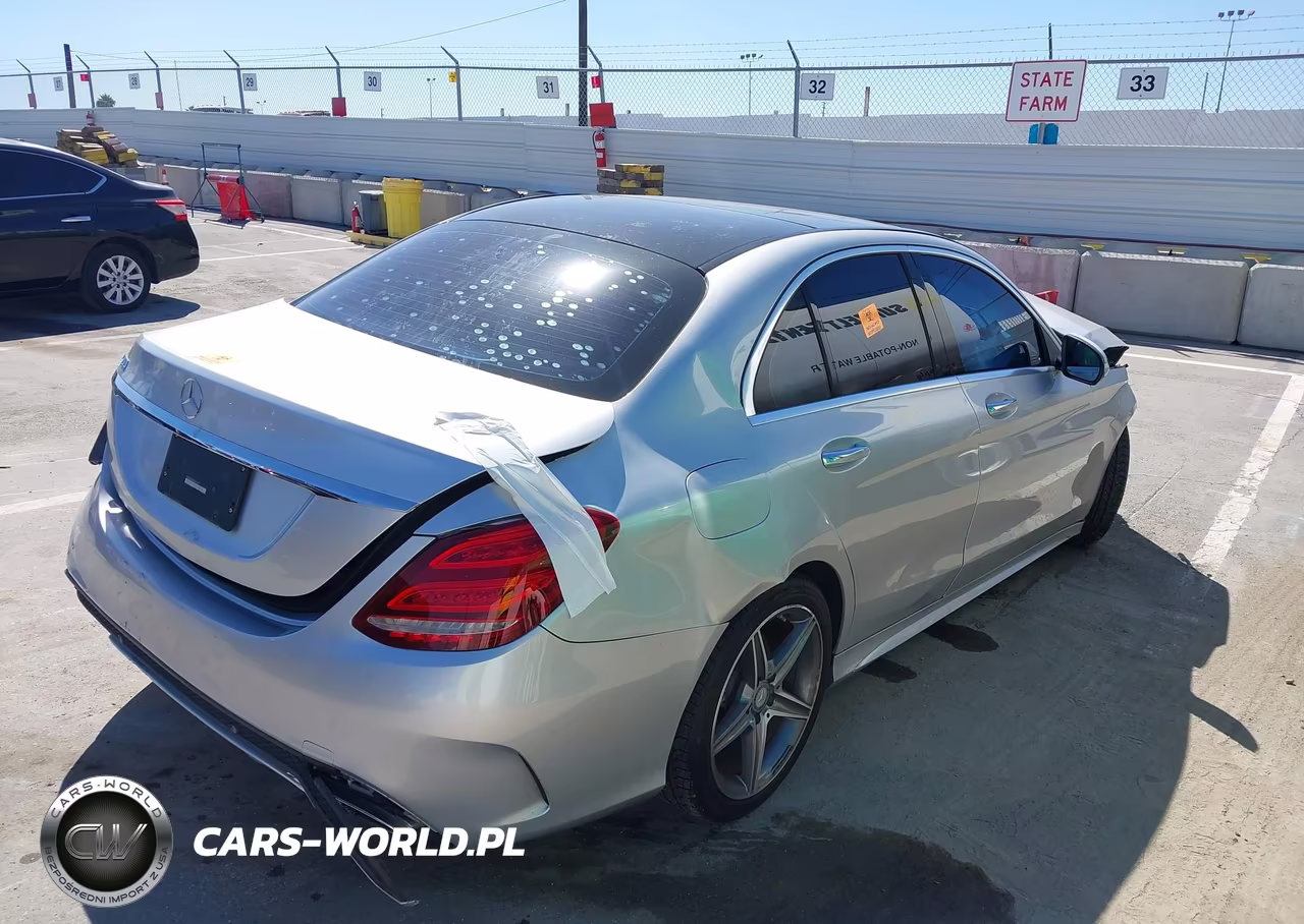 2015 Mercedes-Benz C-Class C 300 Sport VIN:55SWF4JB9FU045429 - 4