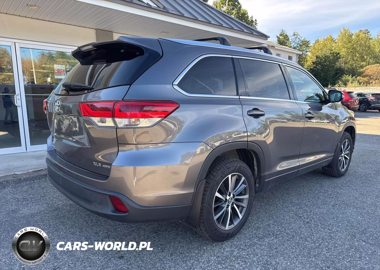 2017 Toyota Highlander Xle VIN:5TDJZRFH1HS509082 - 4
