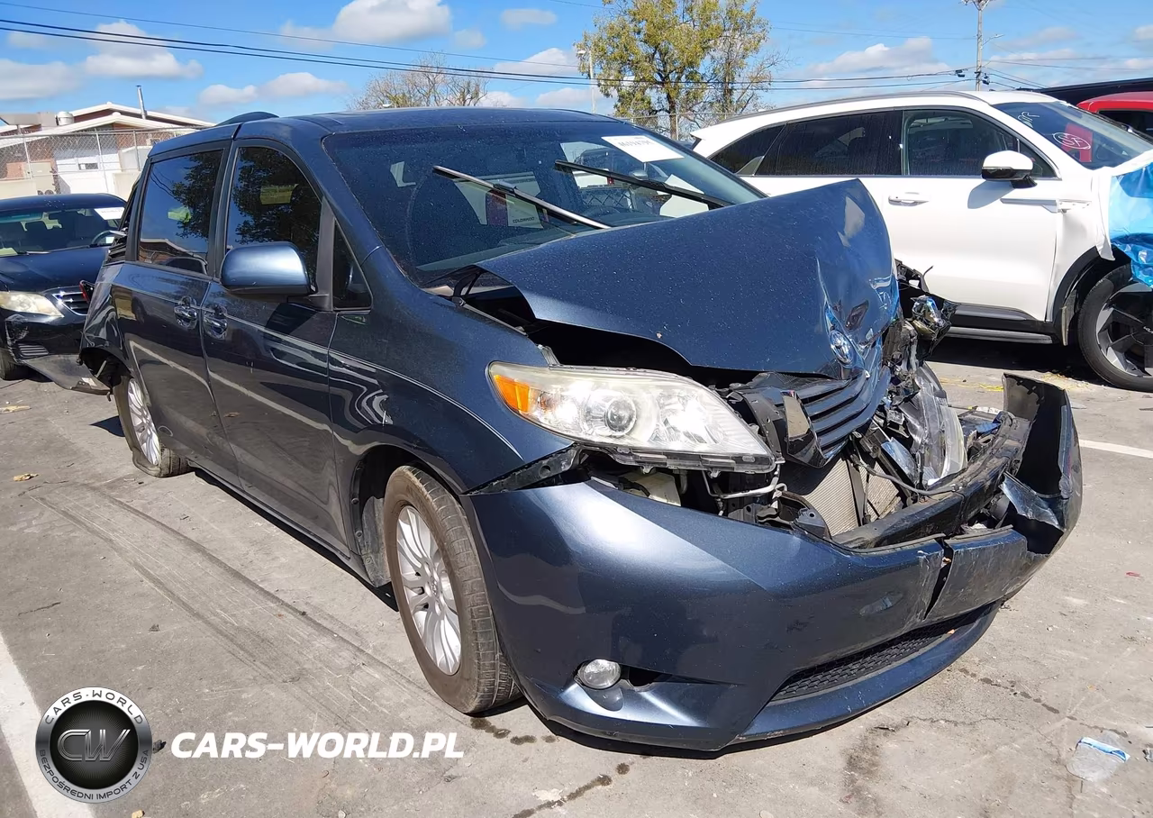 2017 Toyota Sienna Xle 8 Passenger