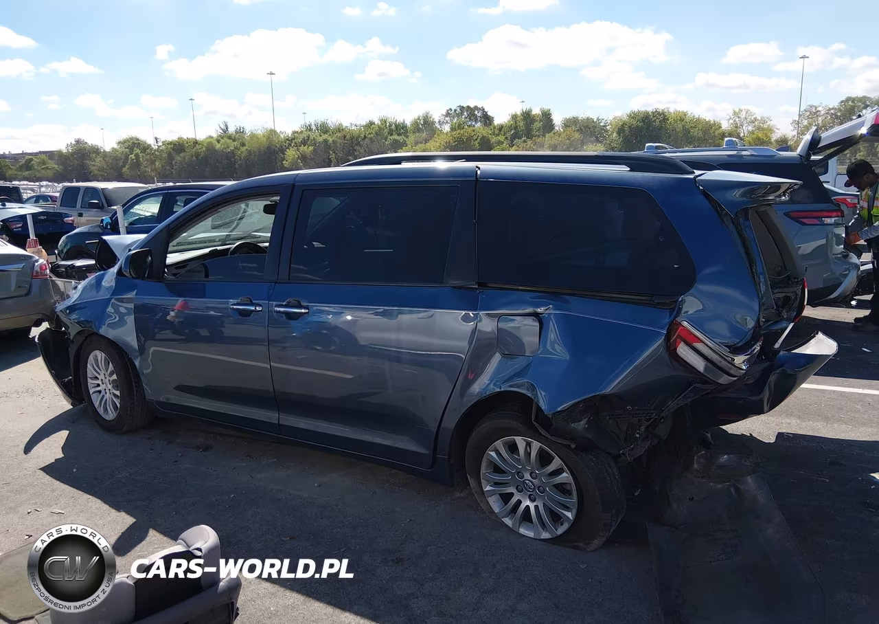 2017 Toyota Sienna Xle 8 Passenger VIN:5TDYZ3DC2HS773298 - 13