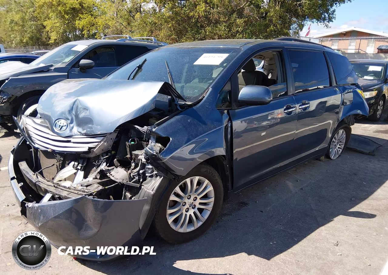 2017 Toyota Sienna Xle 8 Passenger VIN:5TDYZ3DC2HS773298 - 2