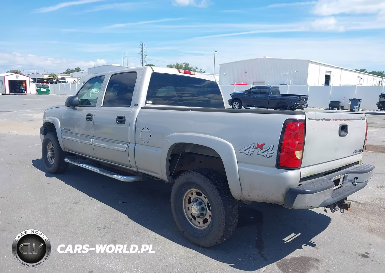 2005 Chevrolet Silverado 2500Hd Ls VIN:1GCHK23U25F869775 - 3