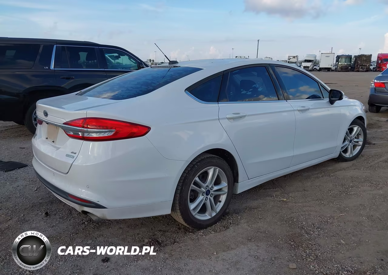 2018 Ford Fusion Se VIN:3FA6P0HD4JR186212 - 4