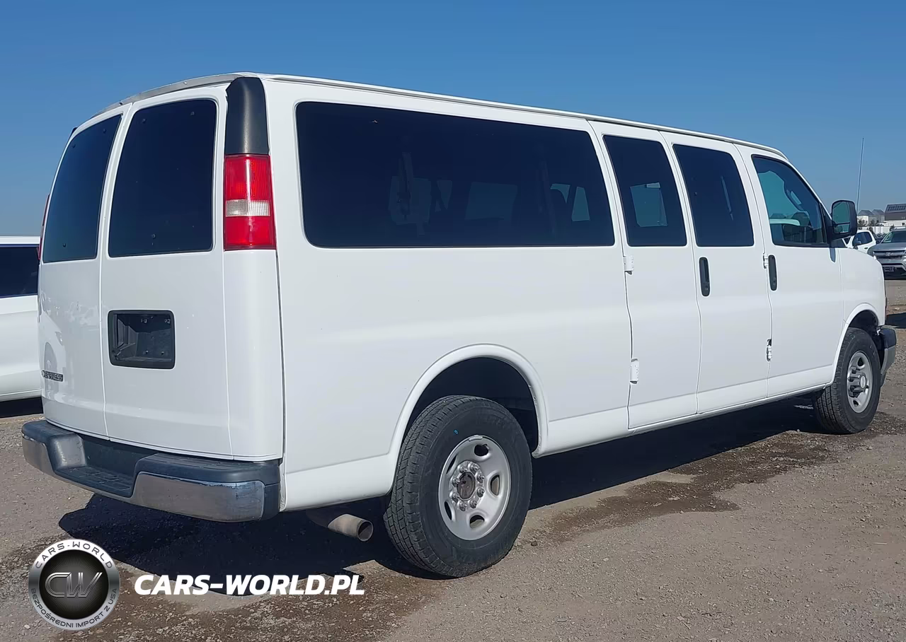 2017 Chevrolet Express 3500 Lt VIN:1GAZGPFF2H1274130 - 4