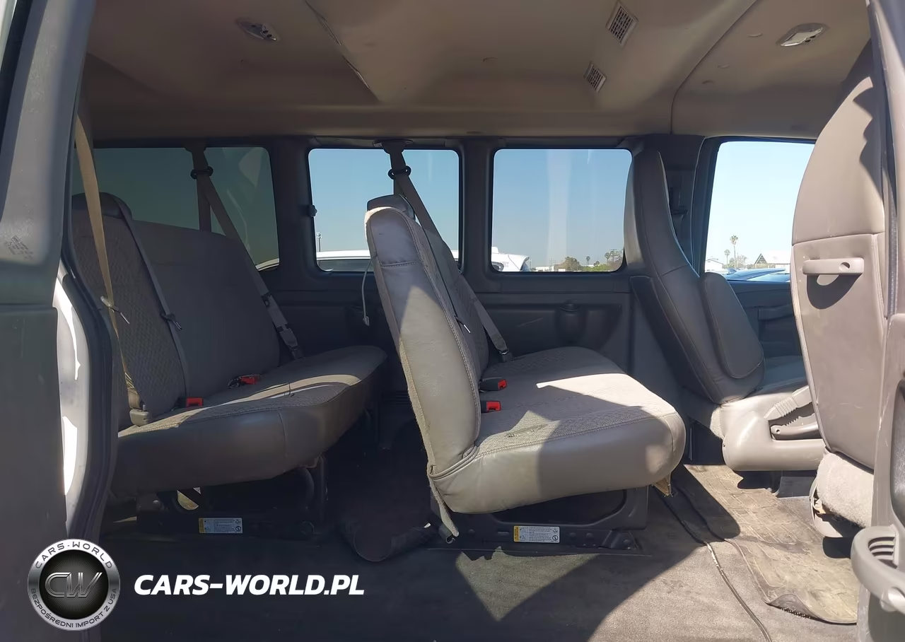2017 Chevrolet Express 3500 Lt VIN:1GAZGPFF2H1274130 - 8