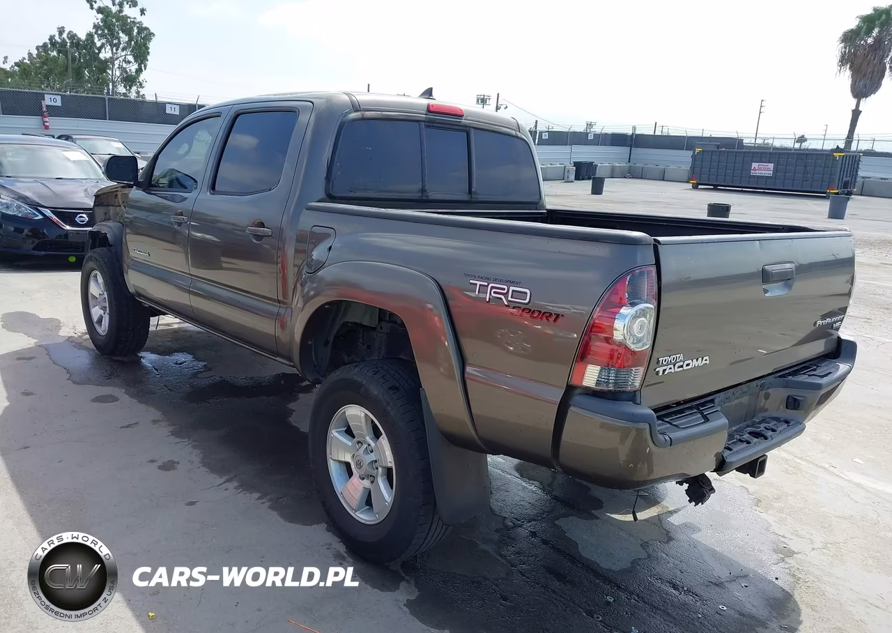 2012 Toyota Tacoma Prerunner V6 VIN:3TMJU4GN3CM137646 - 3