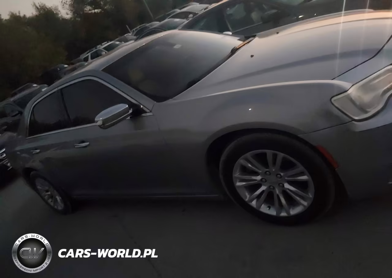 2016 Chrysler 300 300C VIN:2C3CCAEG1GH189736 - 13