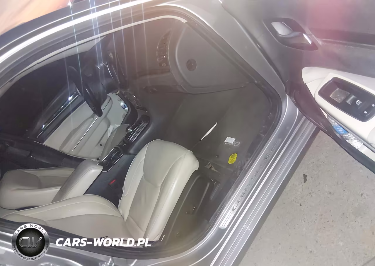 2016 Chrysler 300 300C VIN:2C3CCAEG1GH189736 - 5