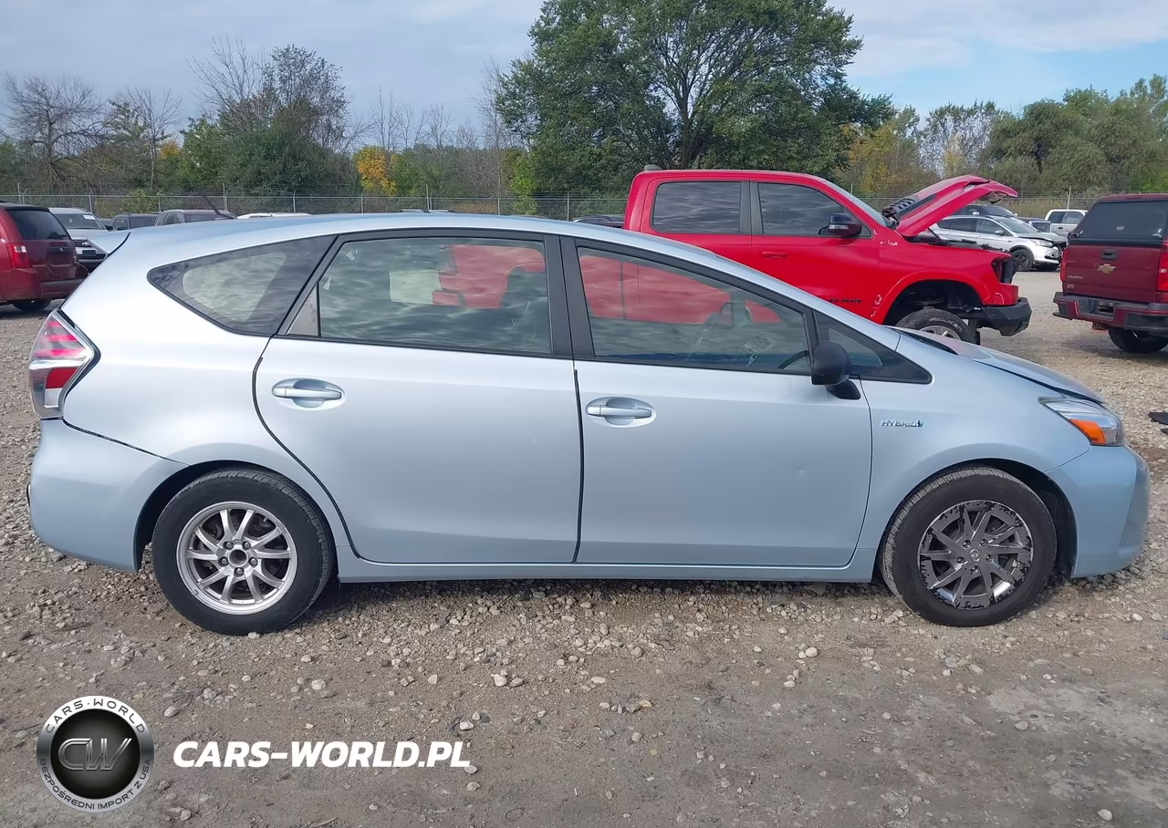 2015 Toyota Prius V Two VIN:JTDZN3EU6FJ024554 - 13