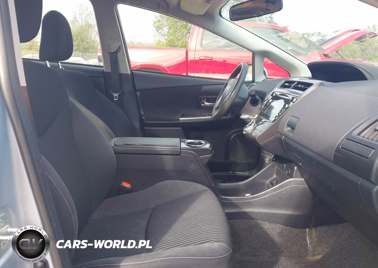 2015 Toyota Prius V Two VIN:JTDZN3EU6FJ024554 - 5