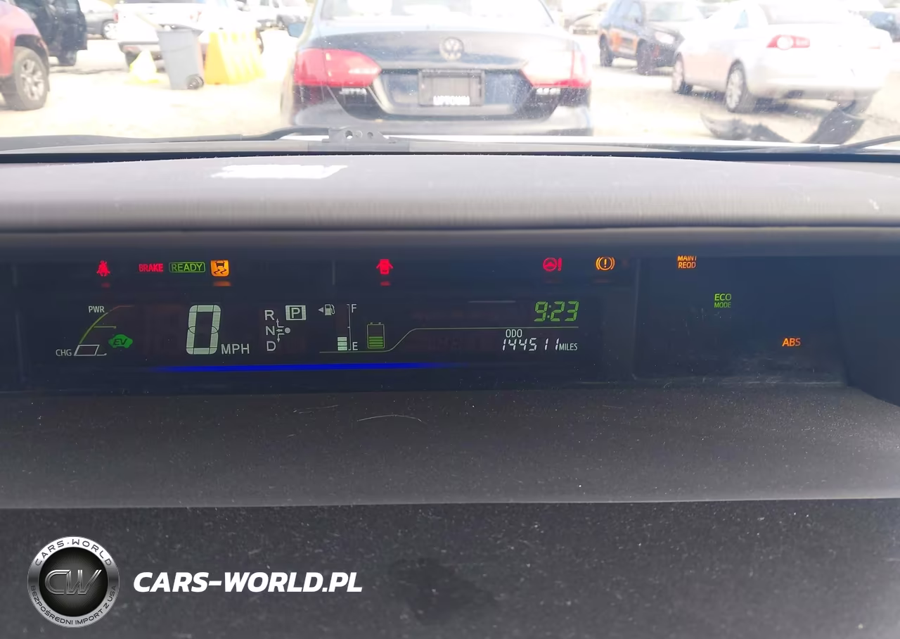 2015 Toyota Prius V Two VIN:JTDZN3EU6FJ024554 - 7