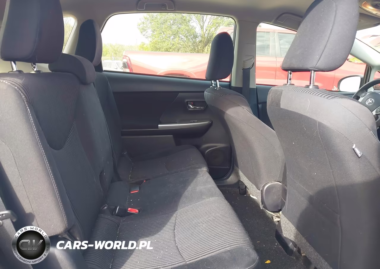 2015 Toyota Prius V Two VIN:JTDZN3EU6FJ024554 - 8