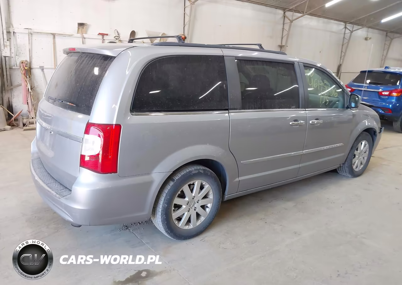 2015 Chrysler Town & Country Touring VIN:2C4RC1BG3FR753759 - 4