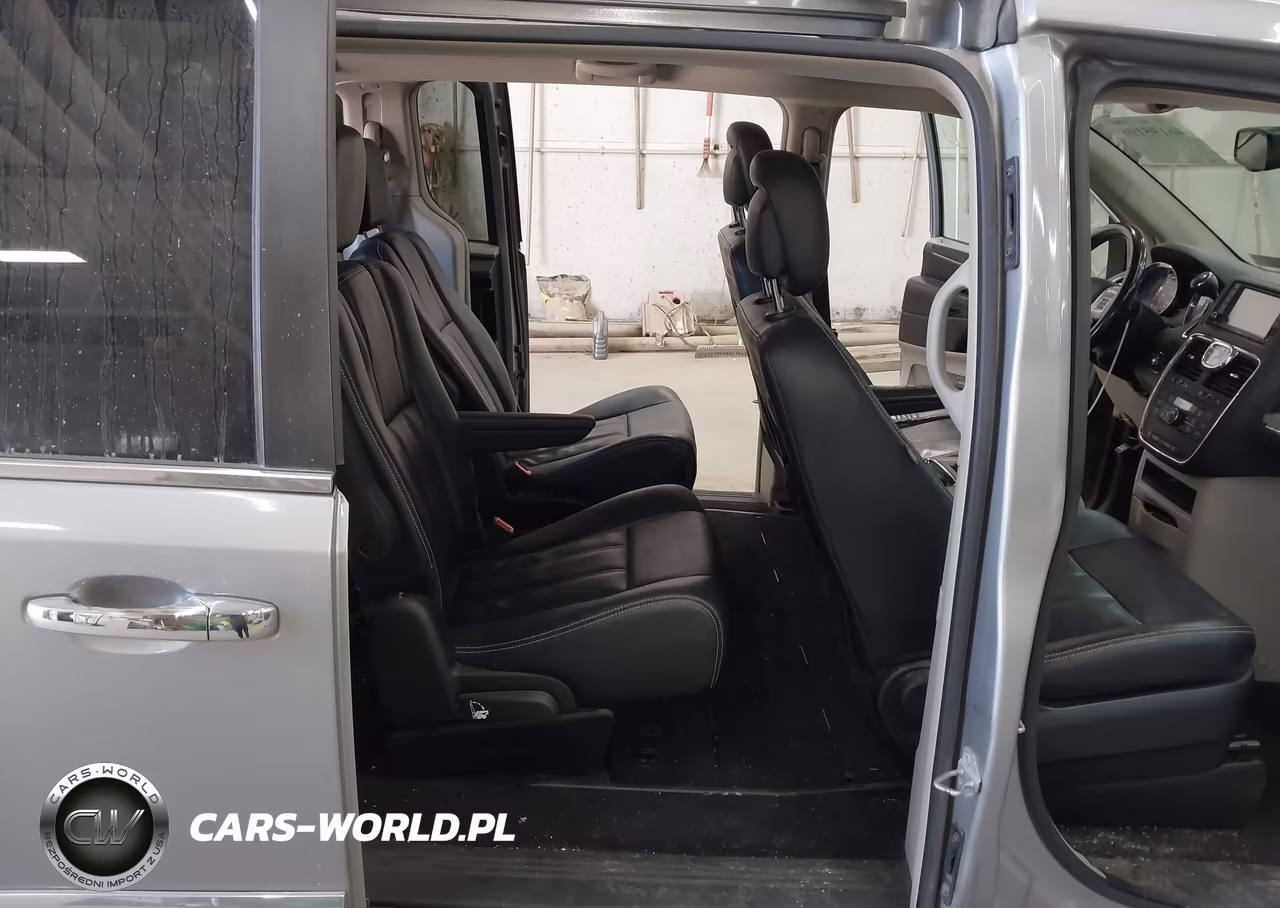 2015 Chrysler Town & Country Touring VIN:2C4RC1BG3FR753759 - 8