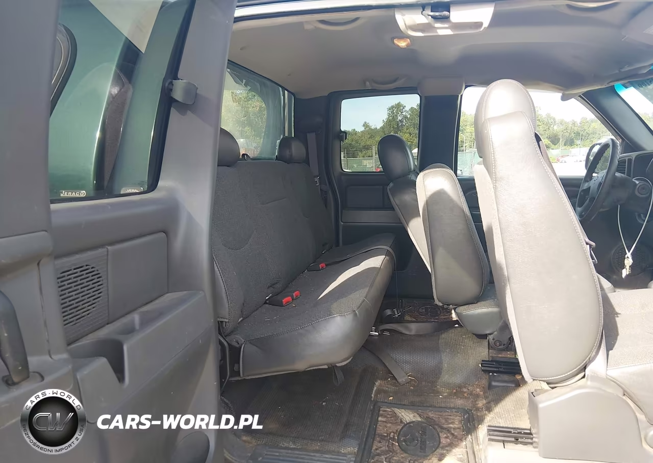 2005 Chevrolet Silverado 1500 Work Truck VIN:1GCEK19T45E253383 - 8