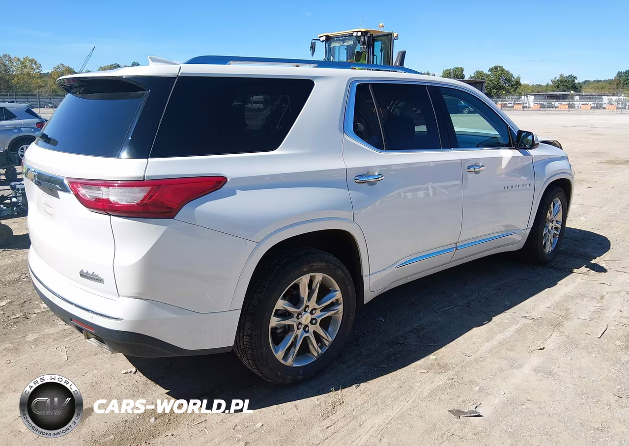 2018 Chevrolet Traverse High Country VIN:1GNEVKKW5JJ233797 - 4