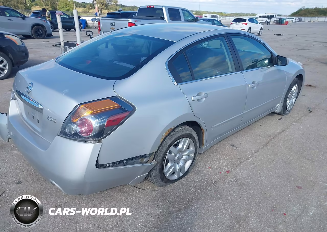 2012 Nissan Altima 2.5 S VIN:1N4AL2AP2CN410332 - 4