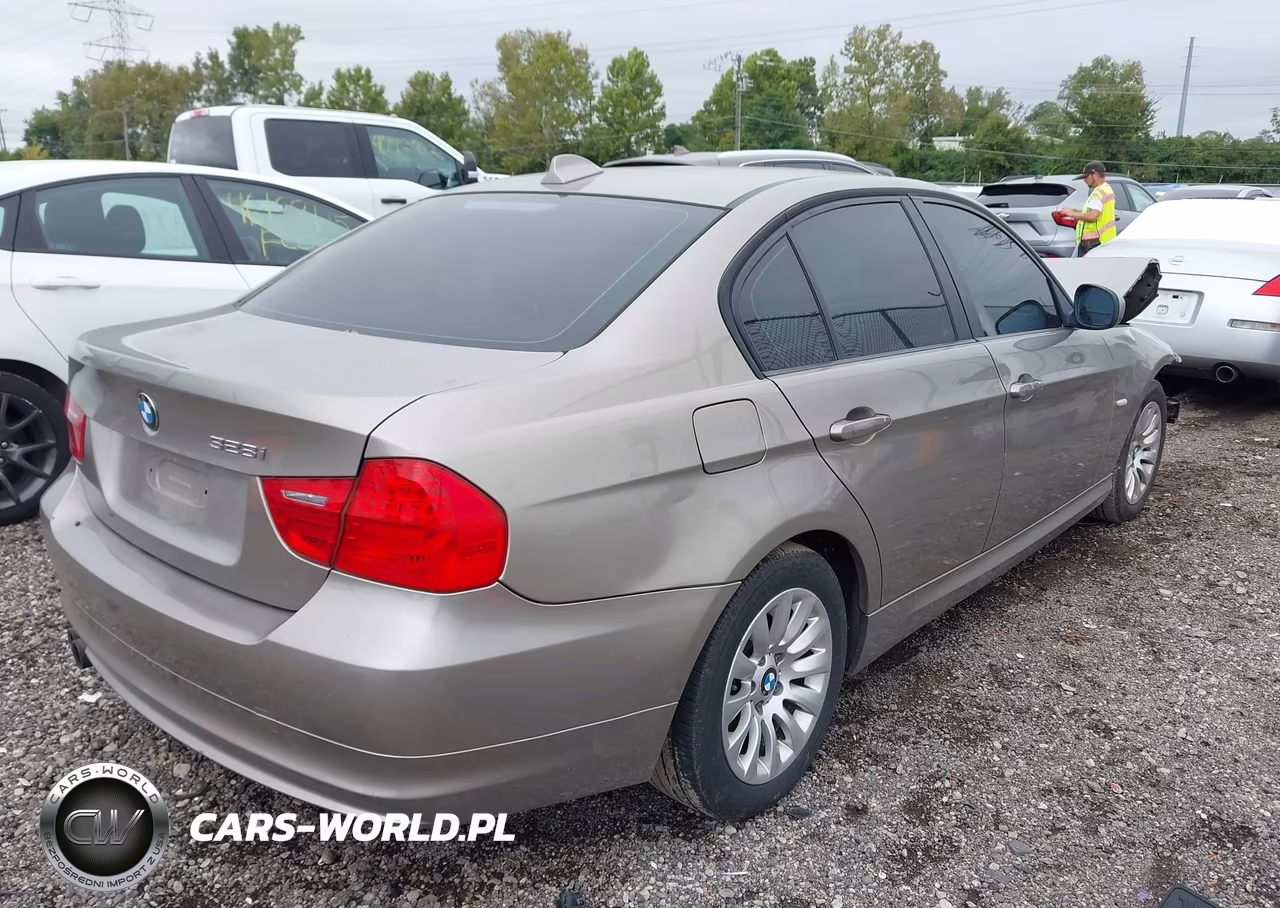 2009 BMW 3 Series 328I VIN:WBAPH775X9NM31654 - 4