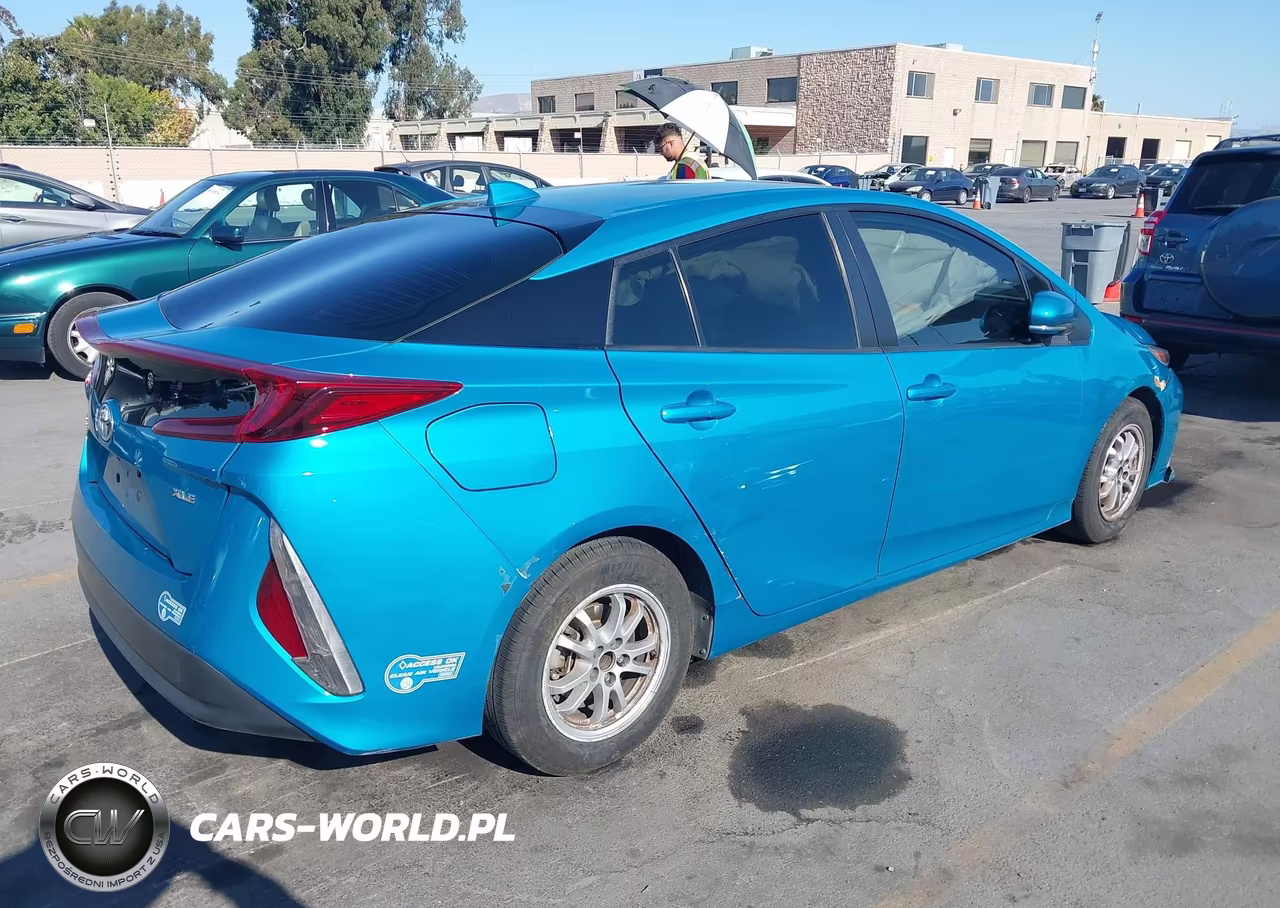 2021 Toyota Prius Prime Xle VIN:JTDKAMFP3M3174182 - 4
