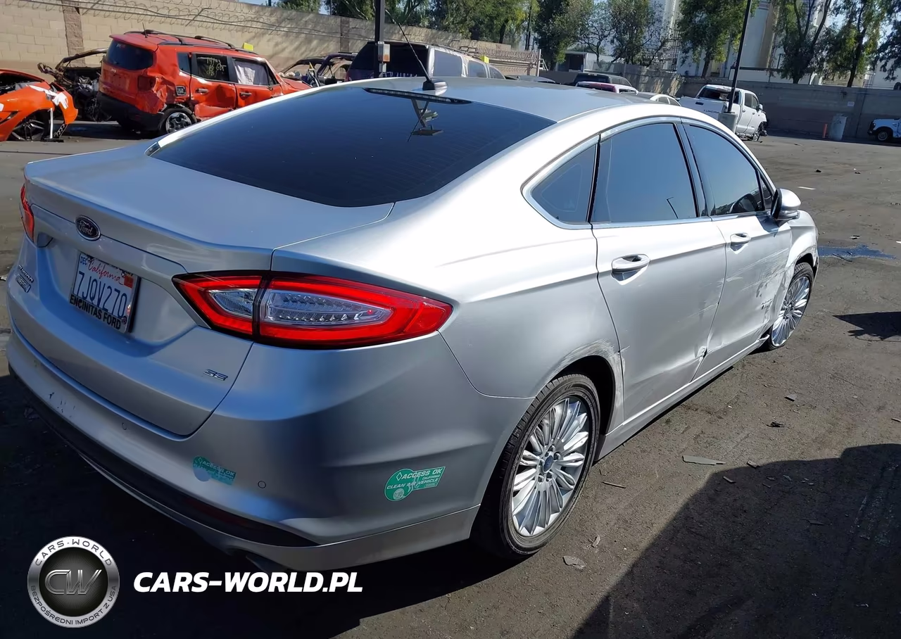 2015 Ford Fusion Energi Se Luxury VIN:3FA6P0PU4FR105802 - 4