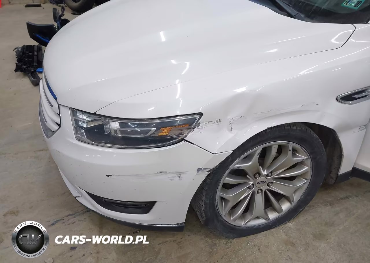 2017 Ford Taurus Limited VIN:1FAHP2F85HG104404 - 6