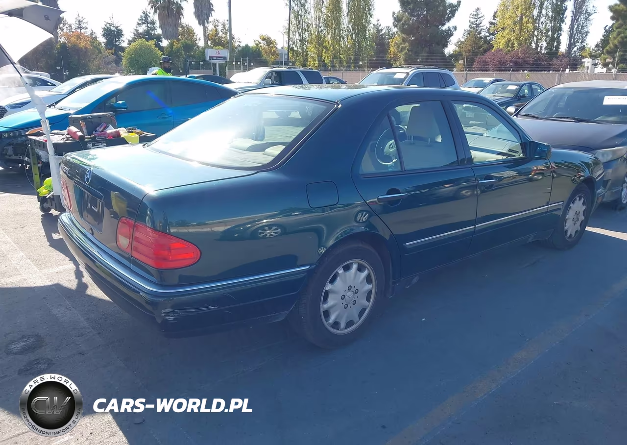 1996 Mercedes-Benz E 320 VIN:WDBJF55F9TJ010438 - 4