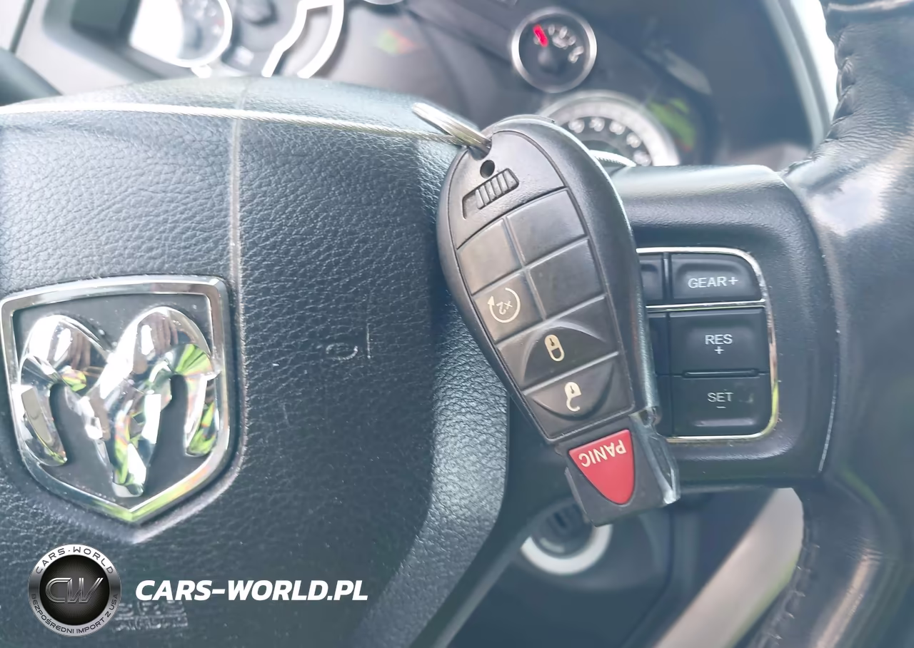 2018 Ram 1500 Big Horn VIN:1C6RR7LT0JS323845 - 11