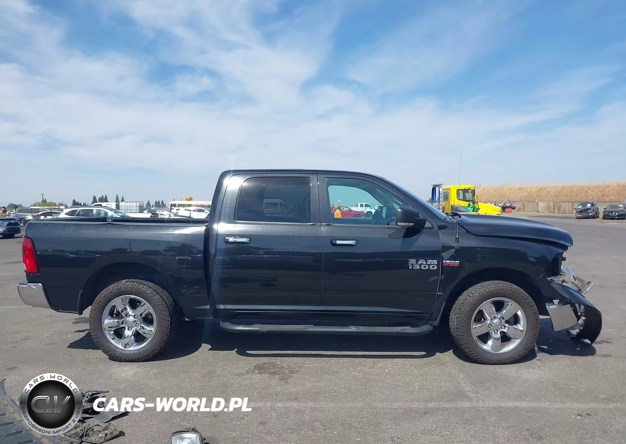 2018 Ram 1500 Big Horn VIN:1C6RR7LT0JS323845 - 14