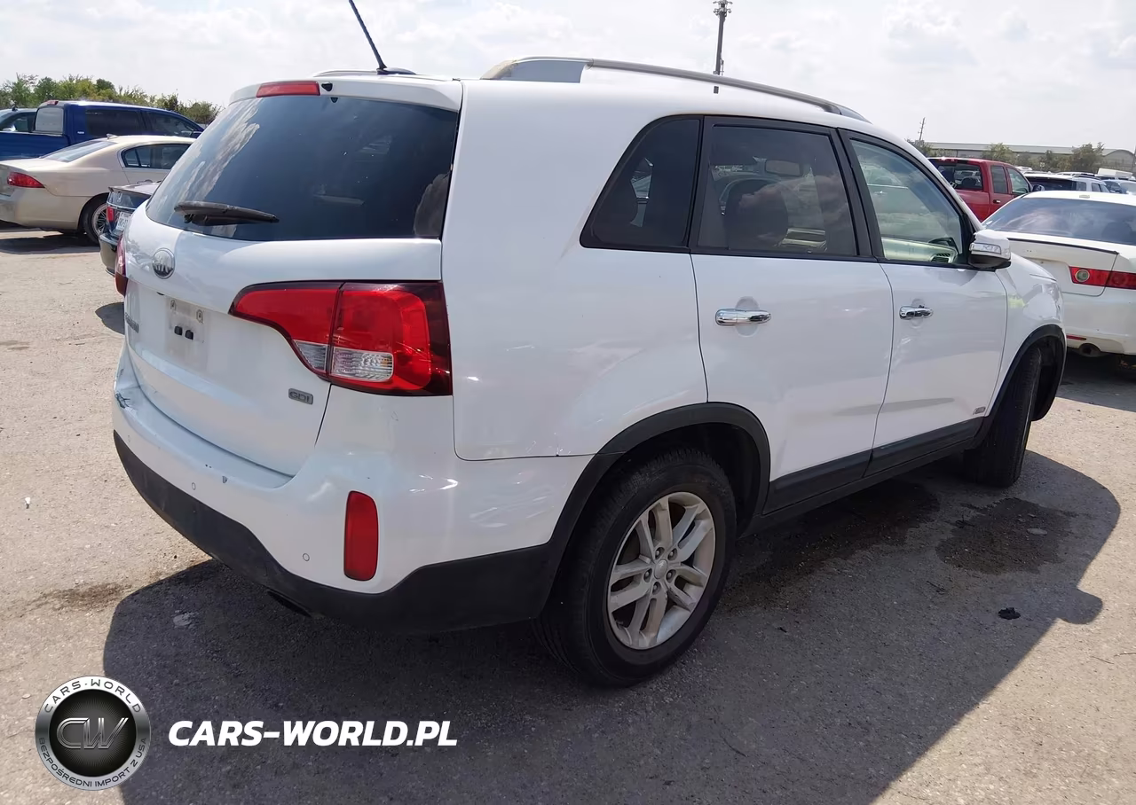 2014 Kia Sorento Lx VIN:5XYKTCA62EG464705 - 4