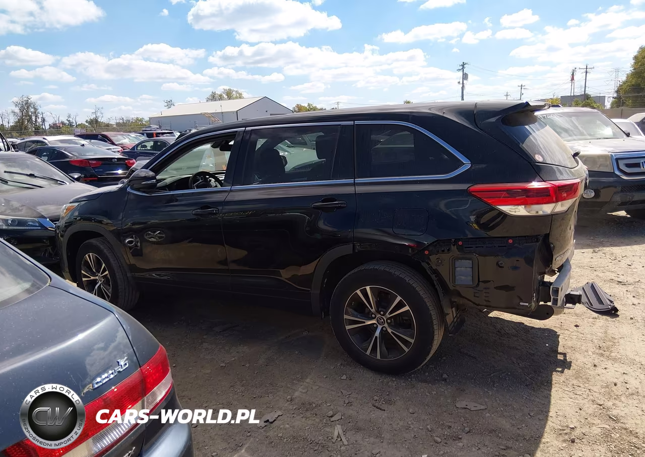 2018 Toyota Highlander Le VIN:5TDZARFHXJS039683 - 14