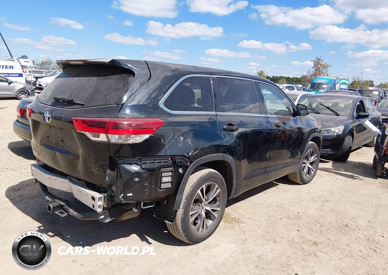 2018 Toyota Highlander Le VIN:5TDZARFHXJS039683 - 4