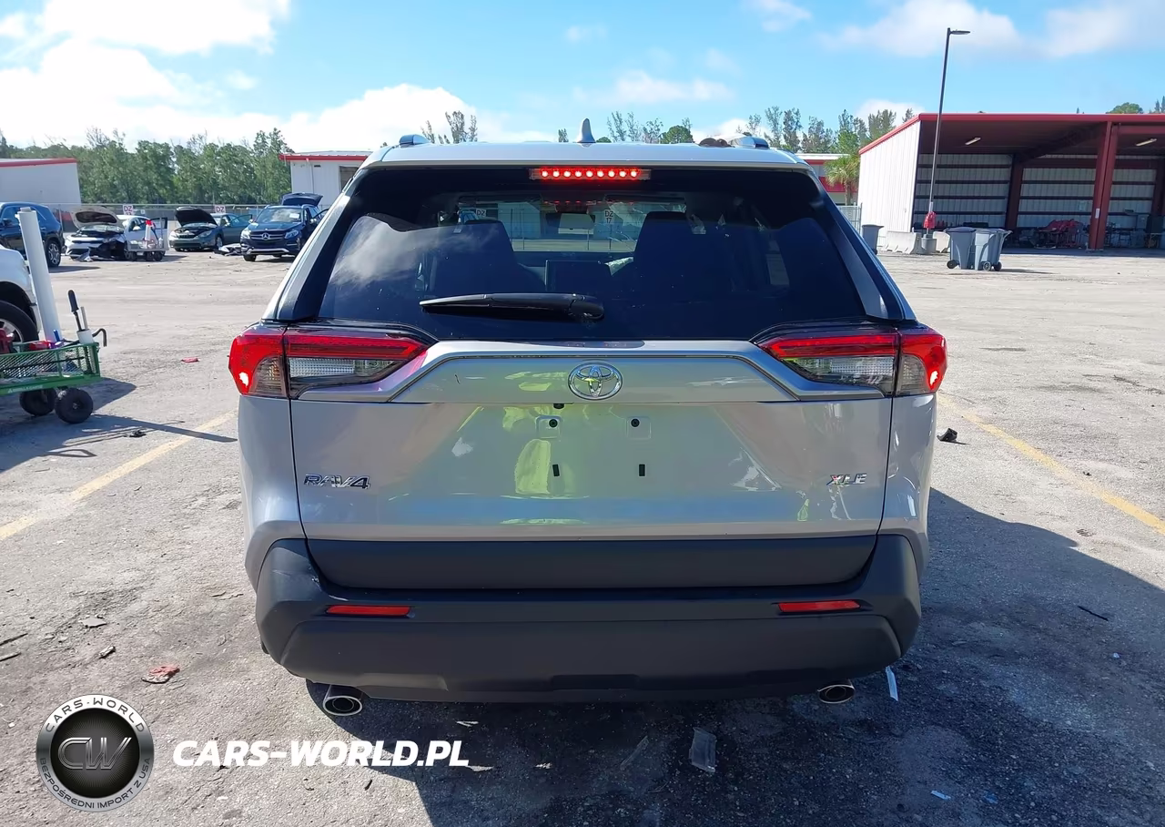 2025 Toyota Rav4 Xle VIN:2T3W1RFV1SC347903 - 17