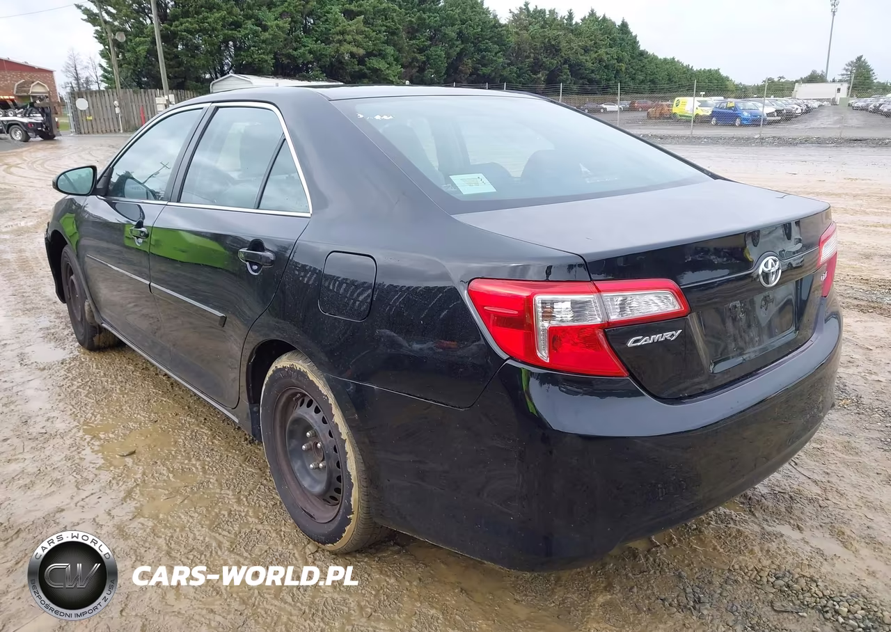 2013 Toyota Camry Le VIN:4T1BF1FK2DU281637 - 3