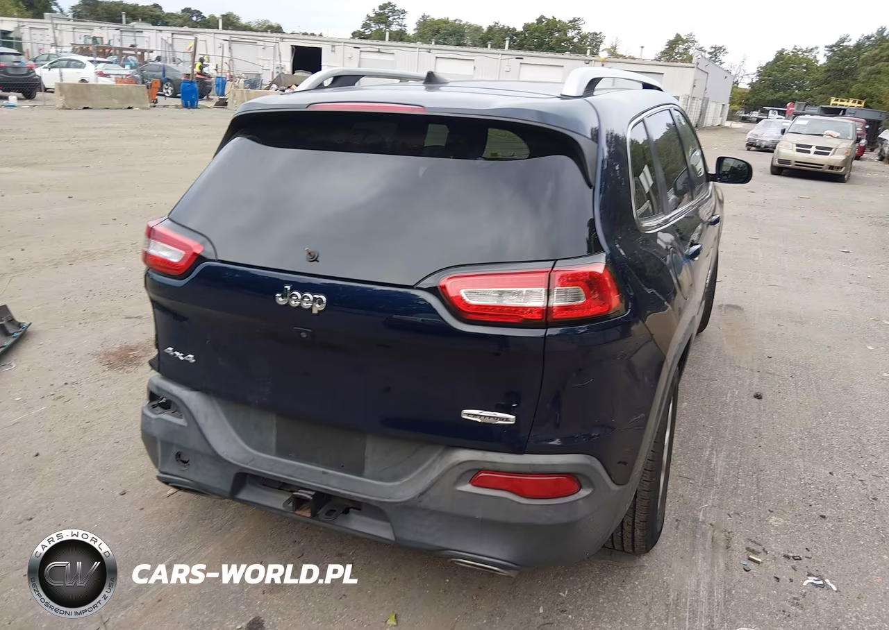 2016 Jeep Cherokee Latitude VIN:1C4PJMCS5GW308255 - 4