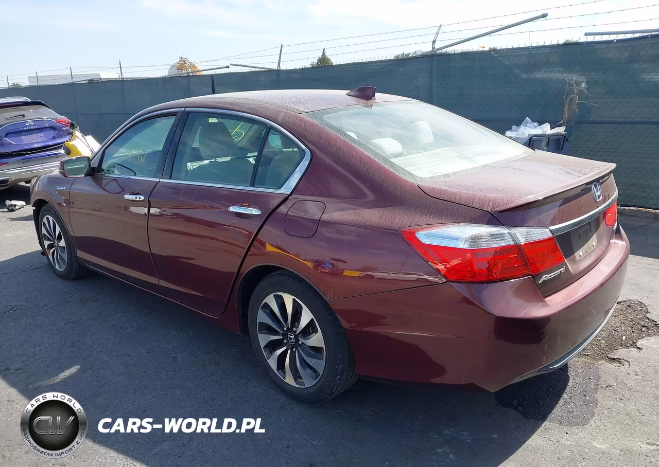 2015 Honda Accord Hybrid VIN:1HGCR6F3XFA004696 - 3