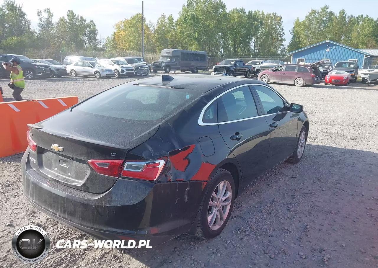 2017 Chevrolet Malibu 1Lt VIN:1G1ZE5ST1HF192270 - 4
