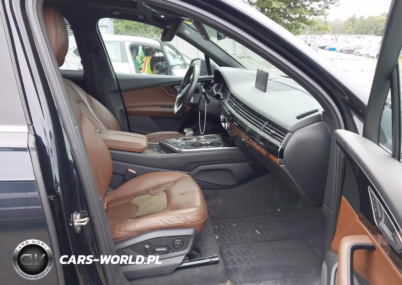 2017 Audi Q7 3.0T Premium VIN:WA1VAAF73HD015717 - 5